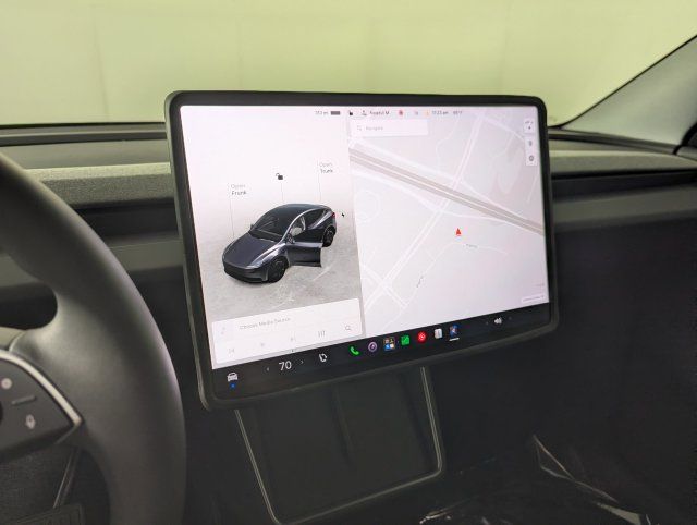 Used 2026 Tesla Model Y 2WD image 16
