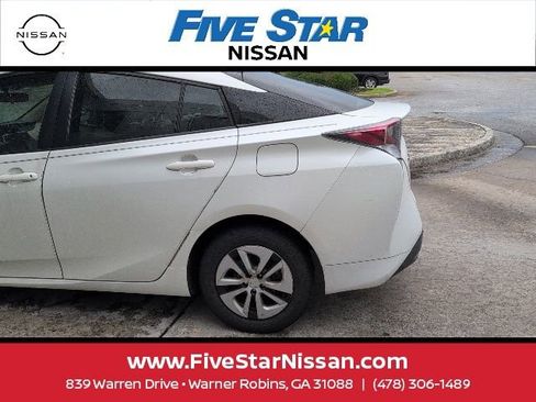 Used 2016 Toyota Prius Two FWD image 8