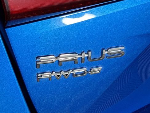 Used 2021 Toyota Prius LE AWD/4WD image 23