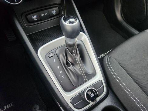 Certified 2024 Hyundai Venue SEL image 37