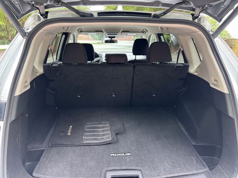 Used 2025 Nissan Rogue SV FWD image 27
