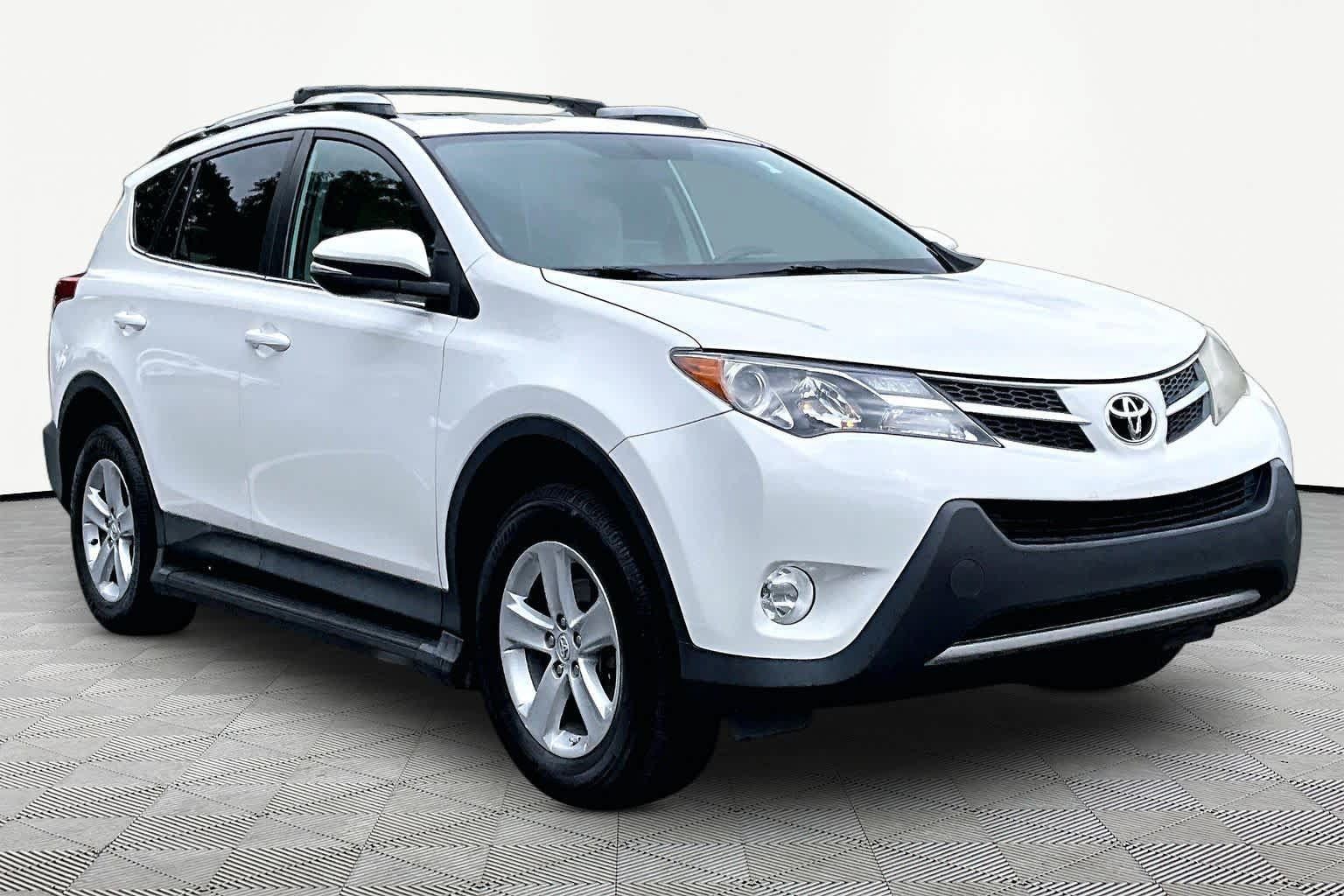 Used 2014 Toyota RAV4 XLE FWD image 3