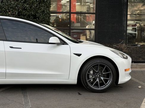 Used 2022 Tesla Model 3 Standard Range image 22