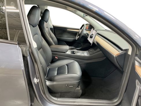 Certified 2023 Tesla Model Y Long Range AWD/4WD image 13