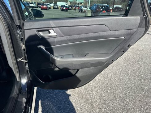 Used 2016 Hyundai Sonata Sport w/ Option Group 03 image 16