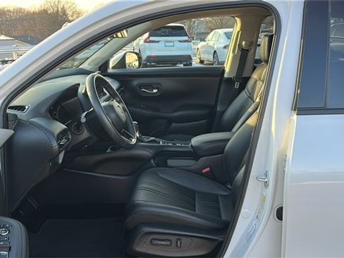 Used 2025 Honda HR-V EX-L image 9