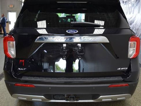 Certified 2023 Ford Explorer XLT w/ Equipment Group 202A AWD/4WD image 5