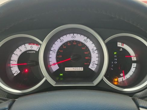 Used 2015 Toyota Tacoma Base image 7