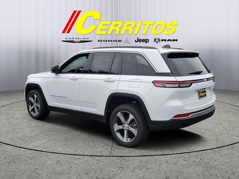 New 2026 Jeep Grand Cherokee Limited w/ Luxury Tech Group II RWD image 2