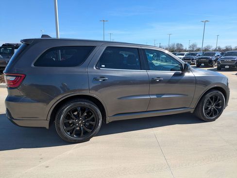 Certified 2020 Dodge Durango SXT image 2