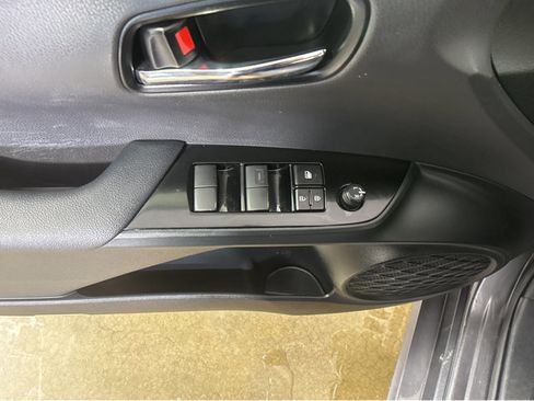 Used 2021 Toyota Prius LE image 34