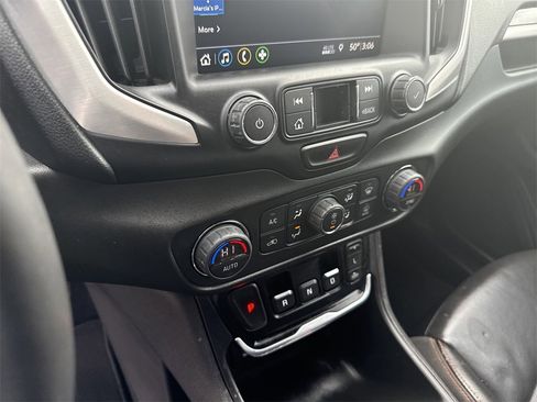 Used 2021 GMC Terrain SLT w/ Elevation Edition image 29