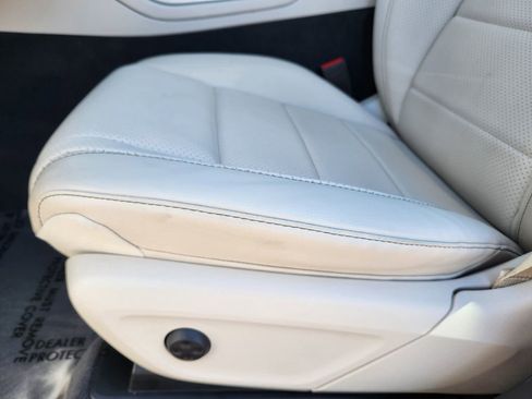 Used 2020 Mercedes-Benz GLE 350 4MATIC image 28