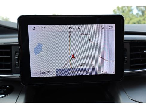 Used 2022 Ford Explorer XLT w/ Equipment Group 202A RWD image 36