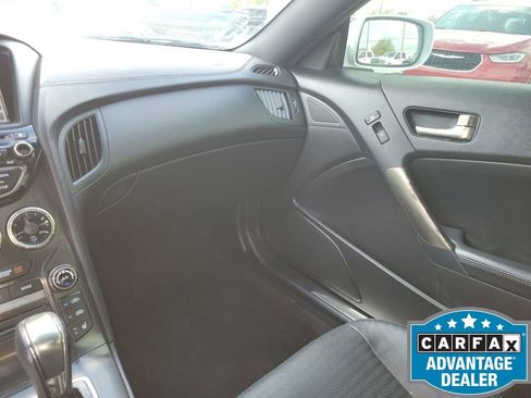 Used 2014 Hyundai Genesis 3.8 image 28