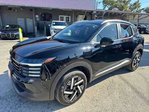 Used 2026 Nissan Kicks SV image 2