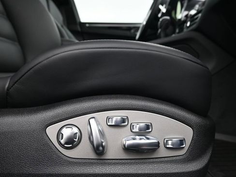 New 2026 Porsche Macan image 15