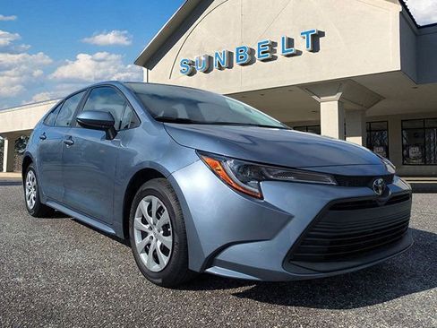 Used 2024 Toyota Corolla LE image 1