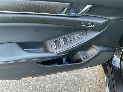 Used 2018 Honda Accord EX-L image 10