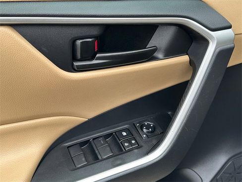 Certified 2023 Toyota RAV4 LE image 17