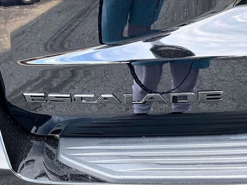 Used 2025 Cadillac Escalade ESV Sport Platinum w/ LPO, Floor Liner Package image 24