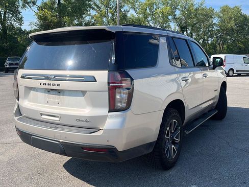 Used 2022 Chevrolet Tahoe Z71 w/ Luxury Package AWD/4WD image 6