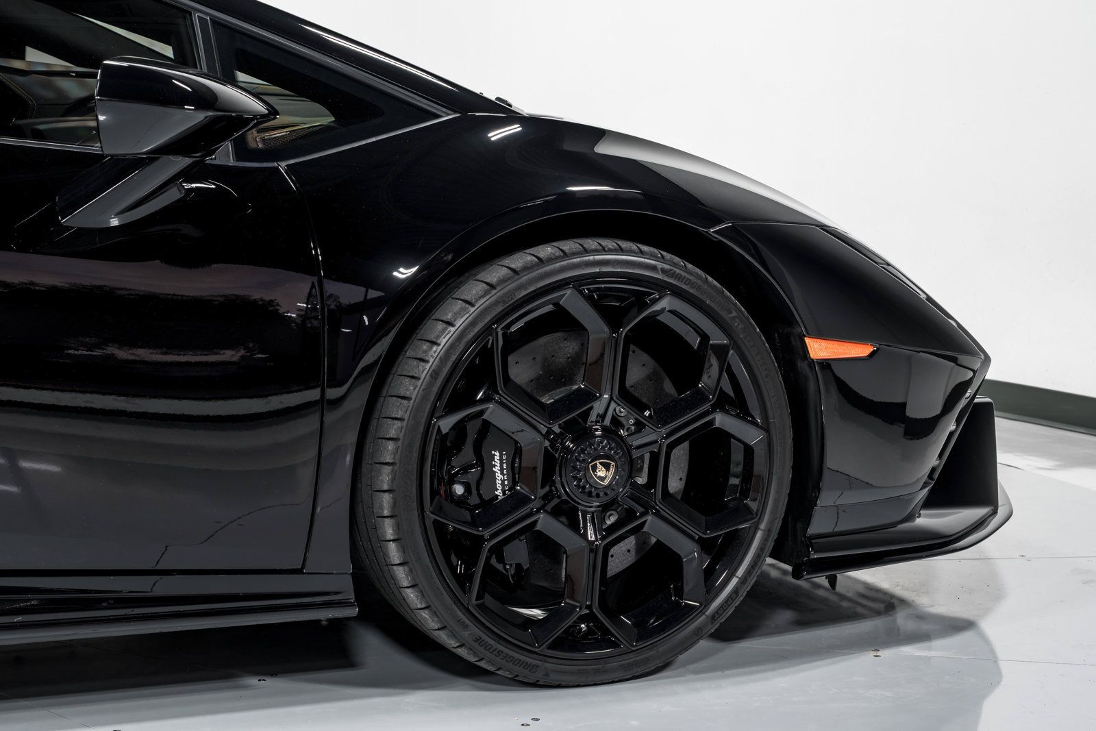 Used 2023 Lamborghini Huracan Tecnica RWD image 46