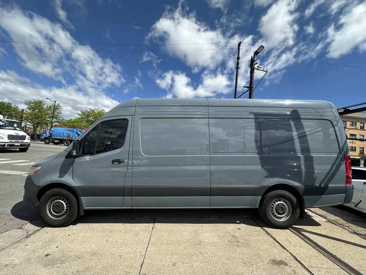 Used 2024 Mercedes-Benz Sprinter 2500 w/ Acoustic Package image 4