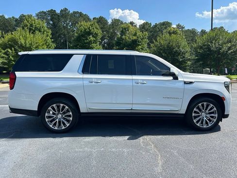 Used 2021 GMC Yukon XL Denali w/ Denali Premium Package AWD/4WD image 27