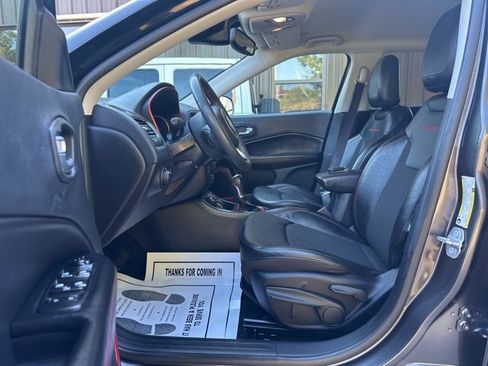 Used 2021 Jeep Compass Trailhawk image 10