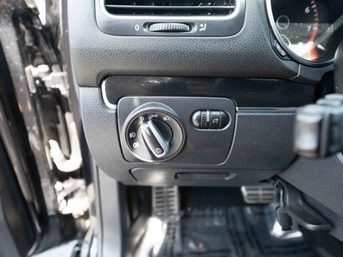 Used 2014 Volkswagen GTI Driver's Edition FWD image 11
