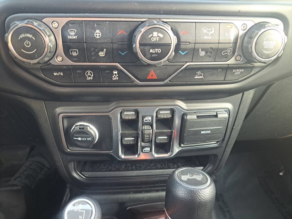Used 2023 Jeep Wrangler Unlimited Sport AWD/4WD image 16