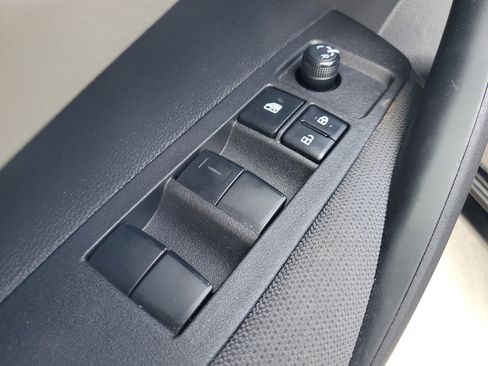 Used 2025 Toyota Corolla LE FWD image 18