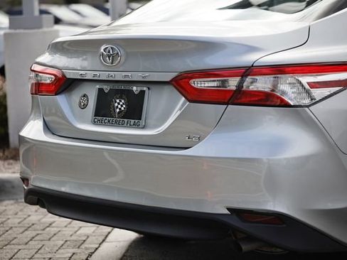 Used 2019 Toyota Camry LE FWD image 9