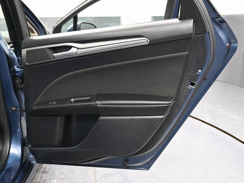 Used 2019 Ford Fusion SE image 36