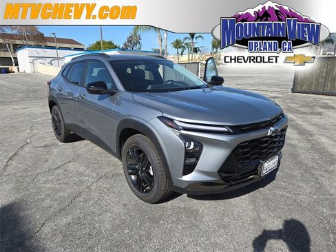 Used 2026 Chevrolet Trax ACTIV w/ Driver Confidence Package image 1