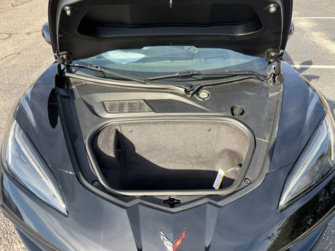 Certified 2022 Chevrolet Corvette RWD Coupe 2LT w/ Body-Color Dual Roof Package image 16