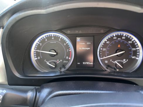 Used 2017 Toyota Highlander XLE image 16