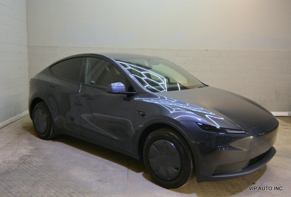 Used 2026 Tesla Model Y 2WD image 1