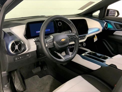 Used 2025 Chevrolet Equinox EV LT image 14