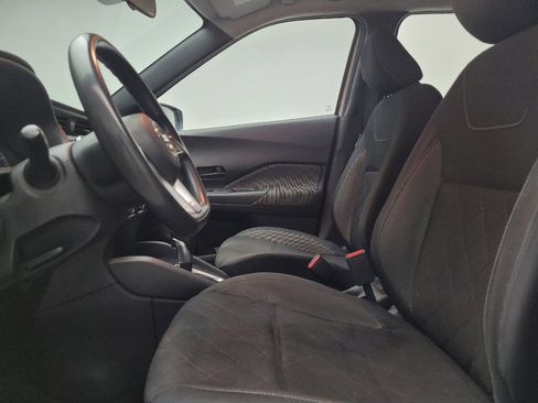 Used 2020 Nissan Kicks S image 17