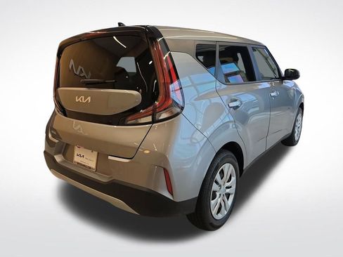 Used 2025 Kia Soul LX image 6
