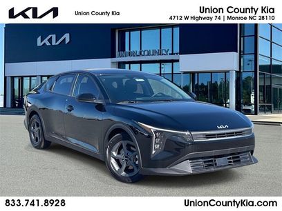 New 2025 Kia K4 LXS