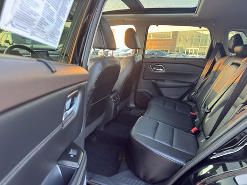 Certified 2021 Nissan Rogue SV w/ Premium Package AWD/4WD image 30