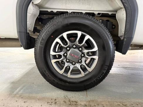 Used 2025 GMC Sierra 3500 SLE AWD/4WD image 9