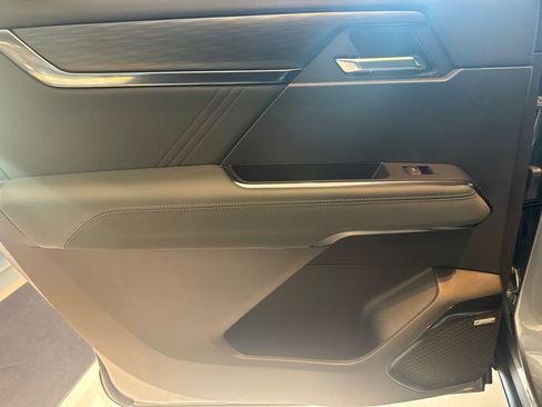 New 2026 GMC Acadia AT4 w/ LPO, Floor Liner Package image 18