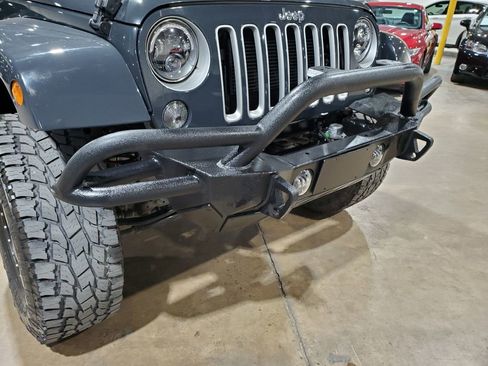 Used 2016 Jeep Wrangler Unlimited Sahara w/ Connectivity Group image 47