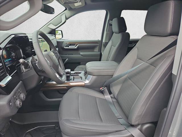 New 2026 Chevrolet Silverado 1500 RST w/ Dark Appearance Package AWD/4WD image 4