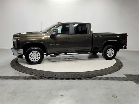 Used 2022 Chevrolet Silverado 3500 LT w/ Convenience Package image 4