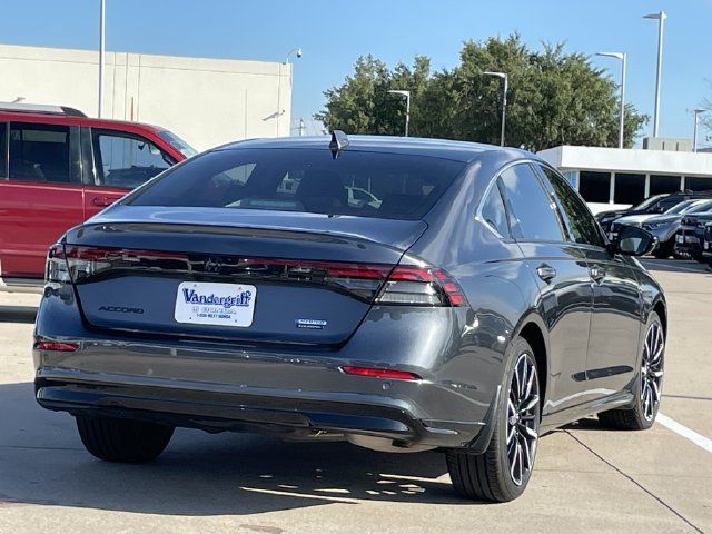 Used 2025 Honda Accord Touring image 4